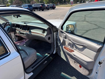 1997 Lincoln Town Car Signature