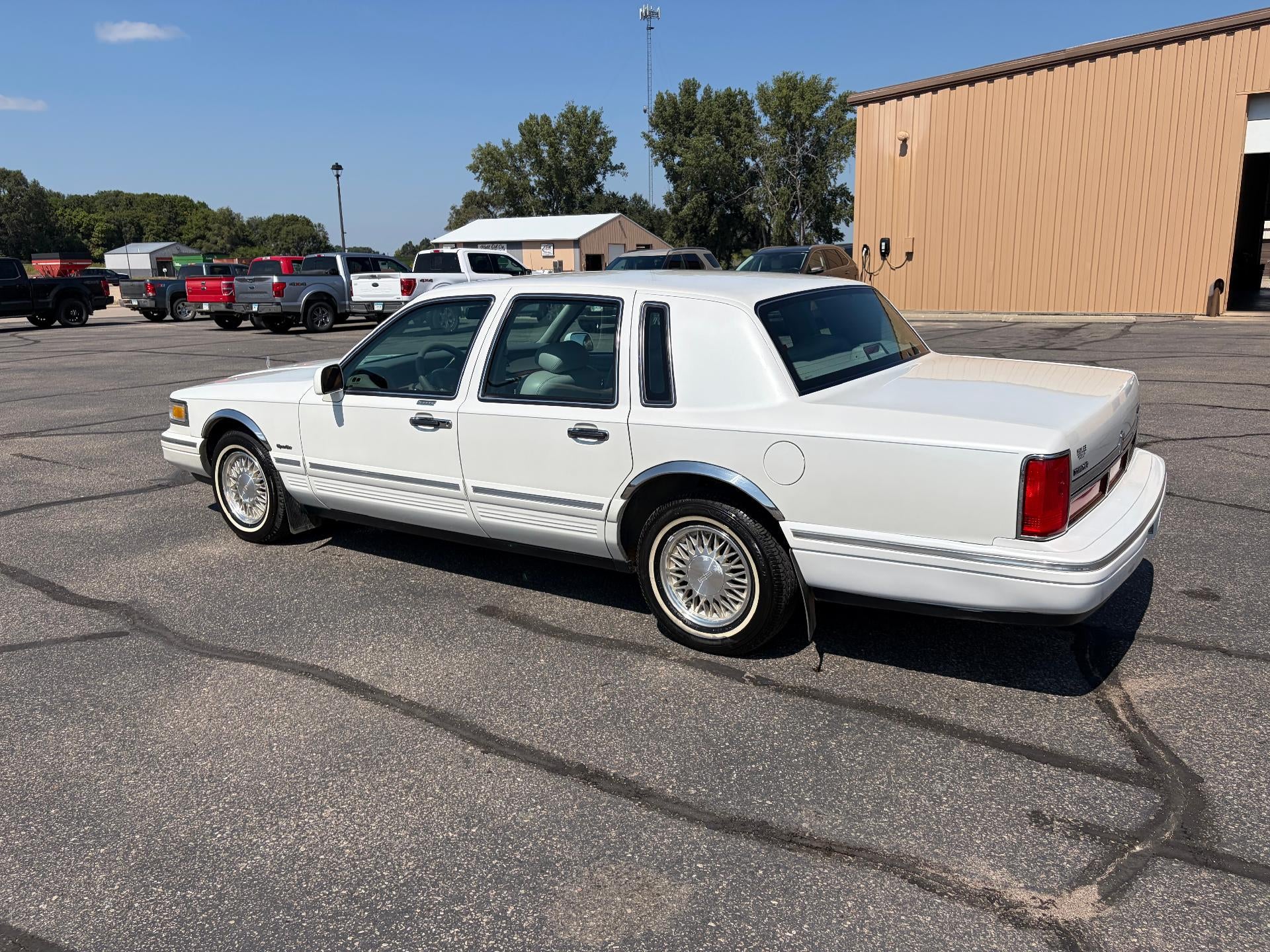 1997 Lincoln Town Car Signature