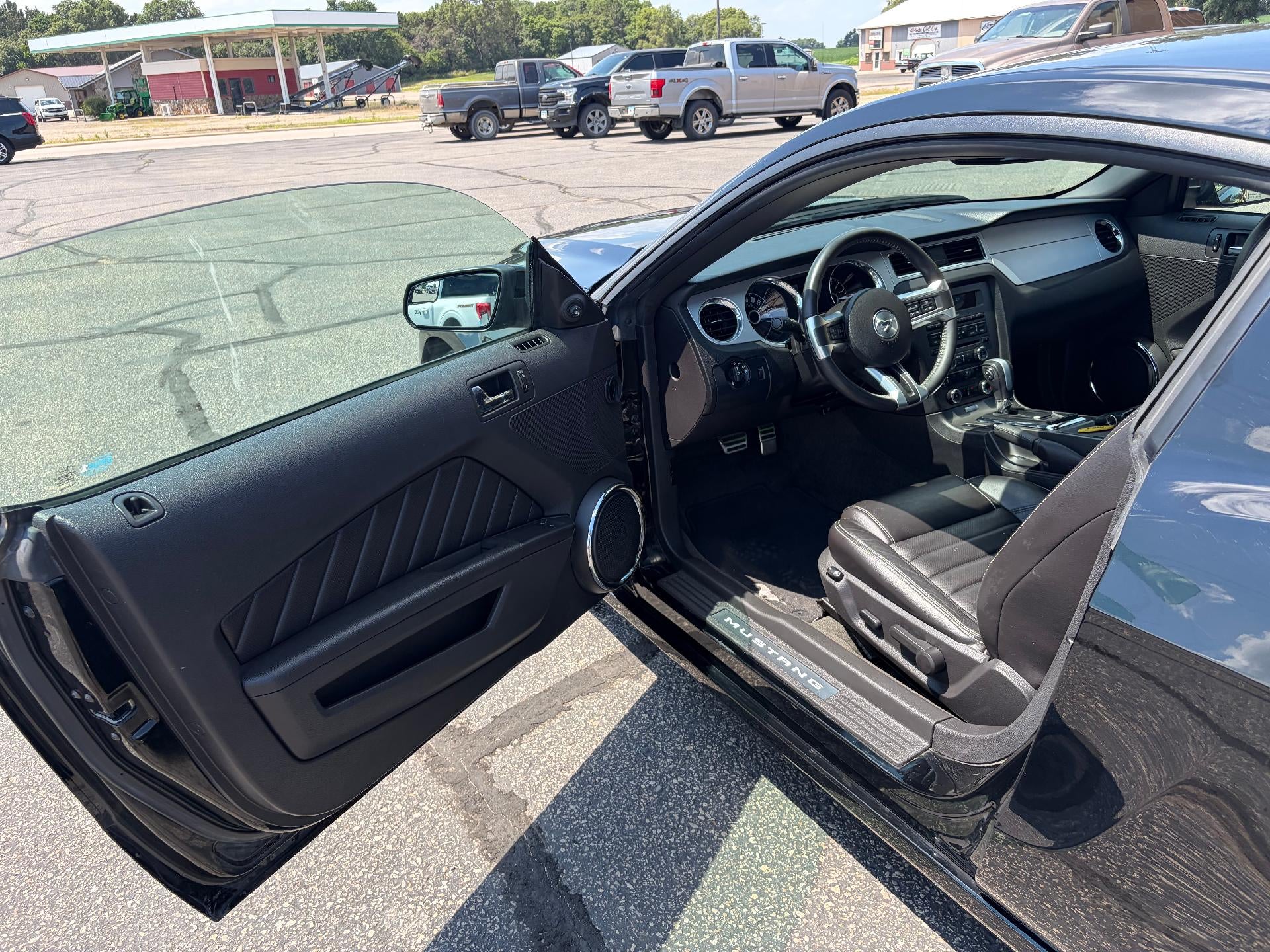 2014 Ford Mustang 2dr Cpe V6 Premium