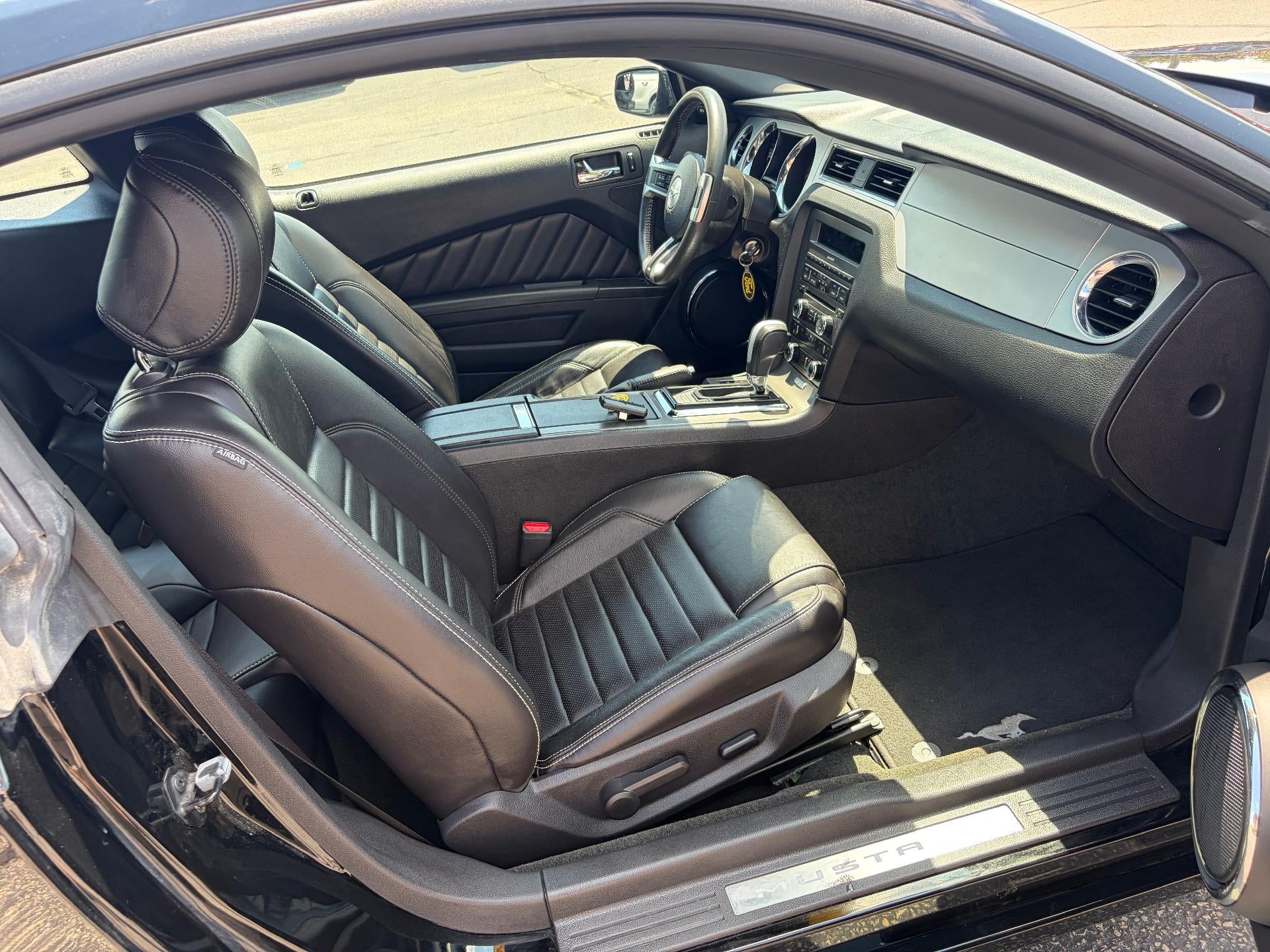 2014 Ford Mustang 2dr Cpe V6 Premium