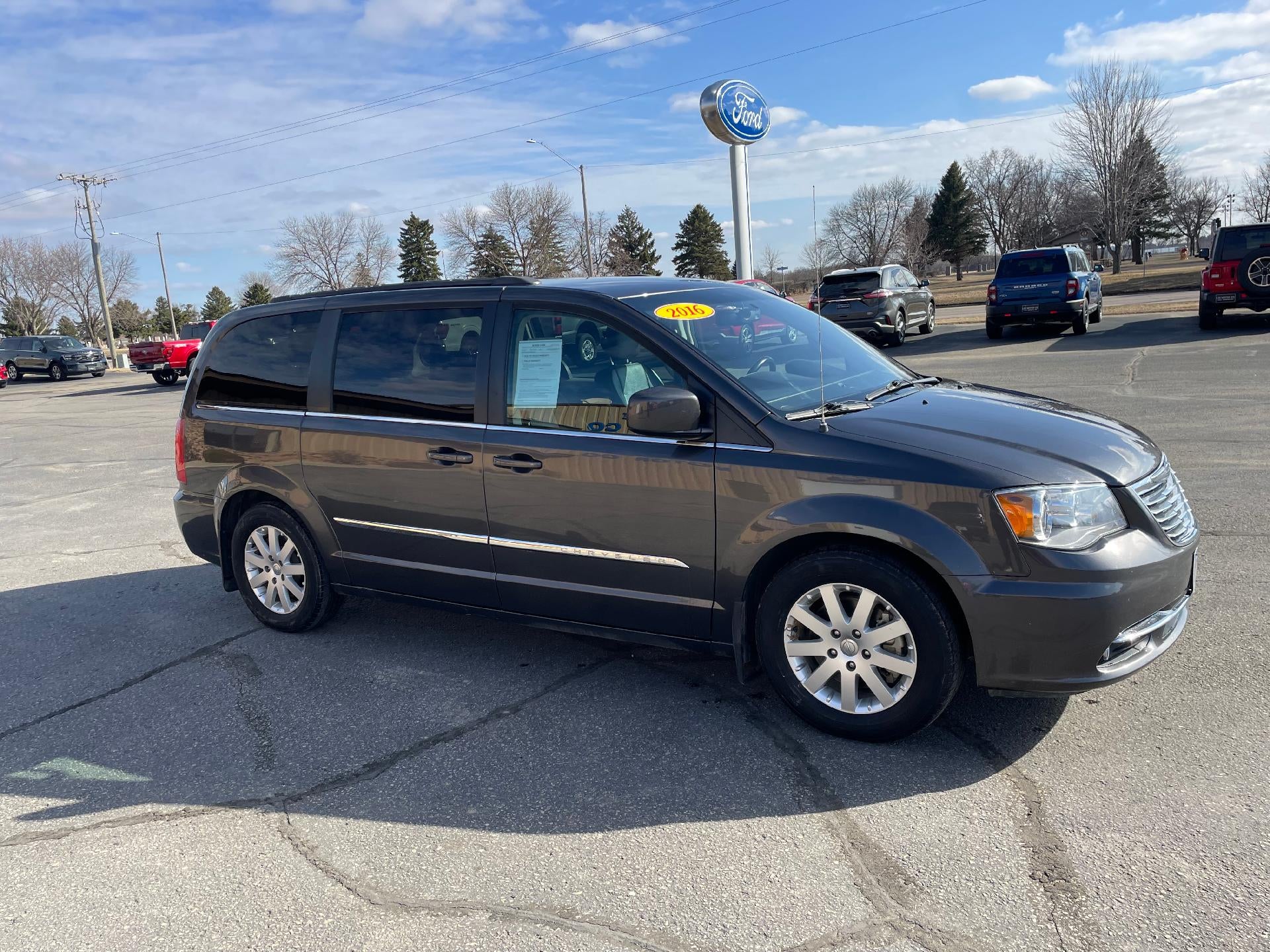 2016 Chrysler Town & Country 4dr Wgn Touring