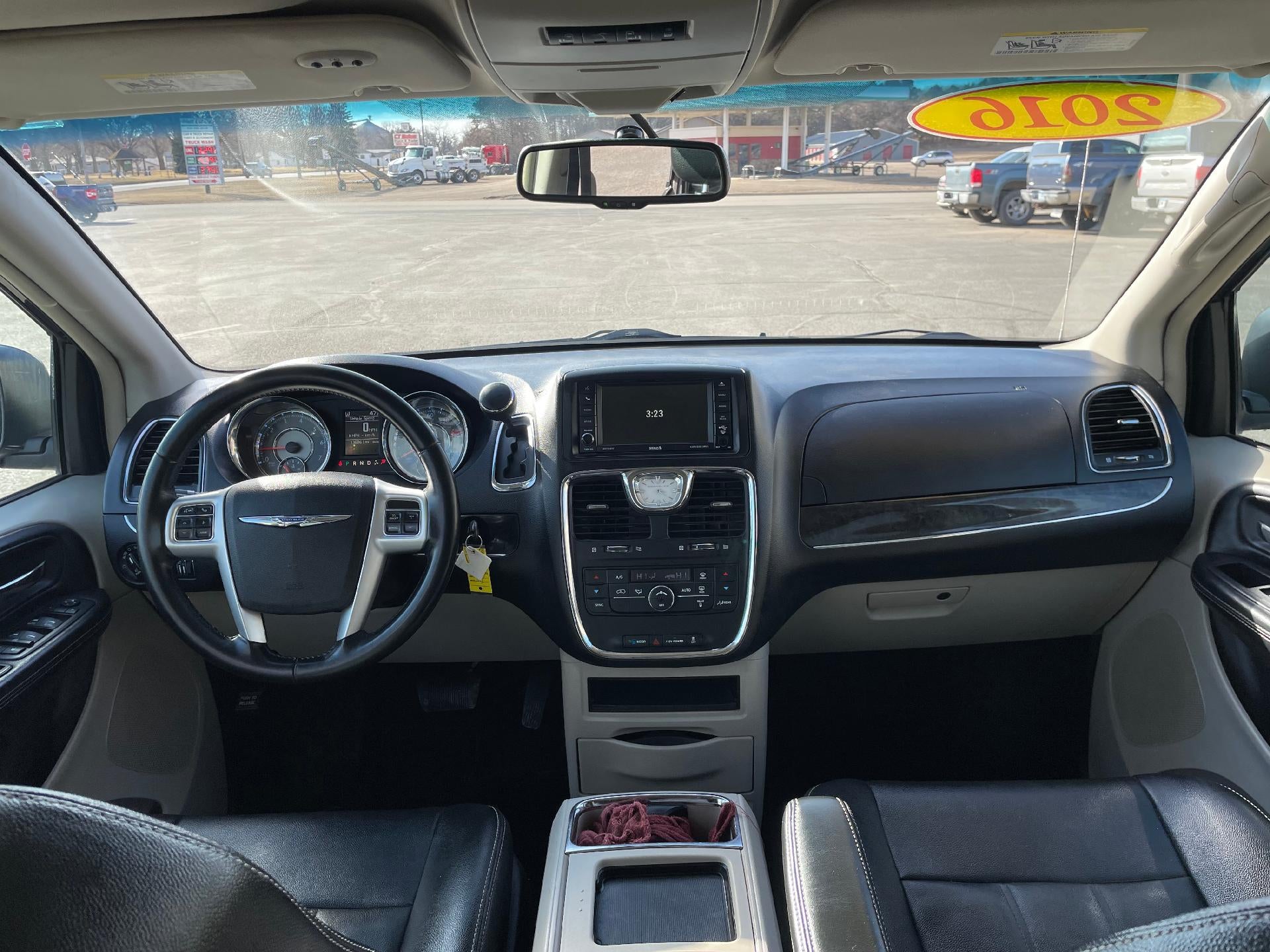 2016 Chrysler Town & Country 4dr Wgn Touring