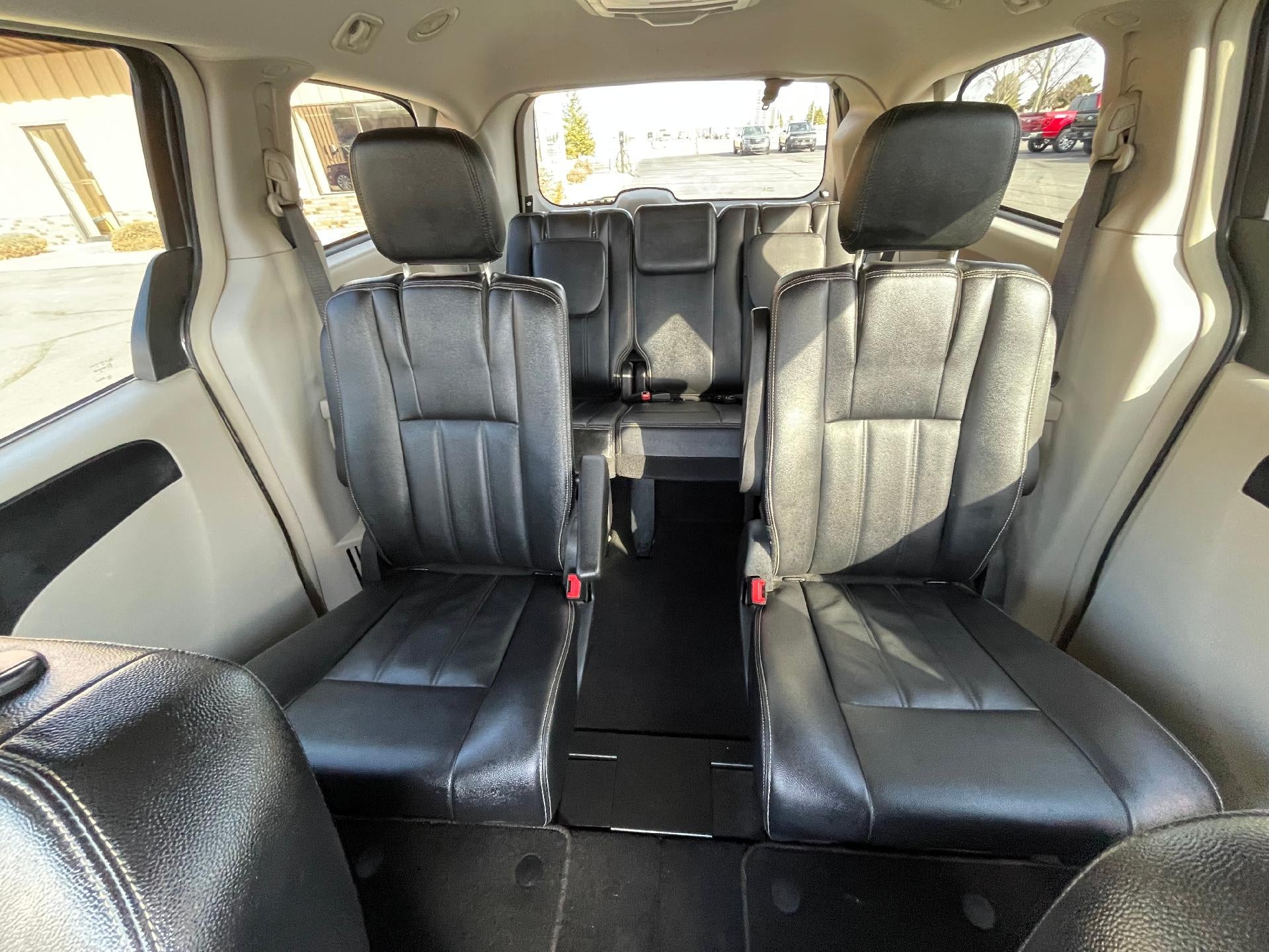 2016 Chrysler Town & Country 4dr Wgn Touring