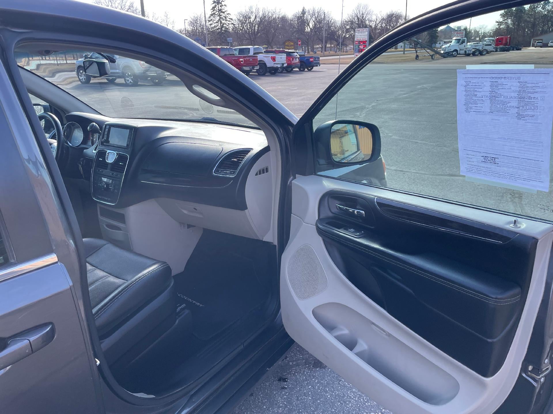 2016 Chrysler Town & Country 4dr Wgn Touring