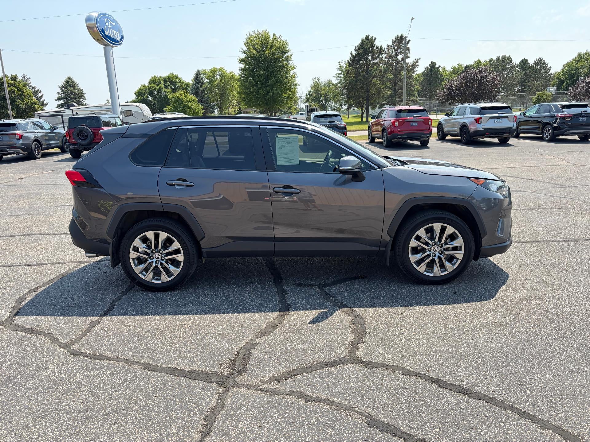 2020 Toyota RAV4 XLE Premium AWD (Natl)