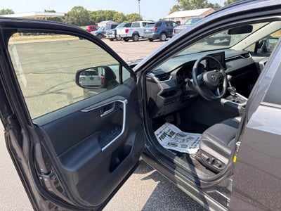 2020 Toyota RAV4 XLE Premium AWD (Natl)