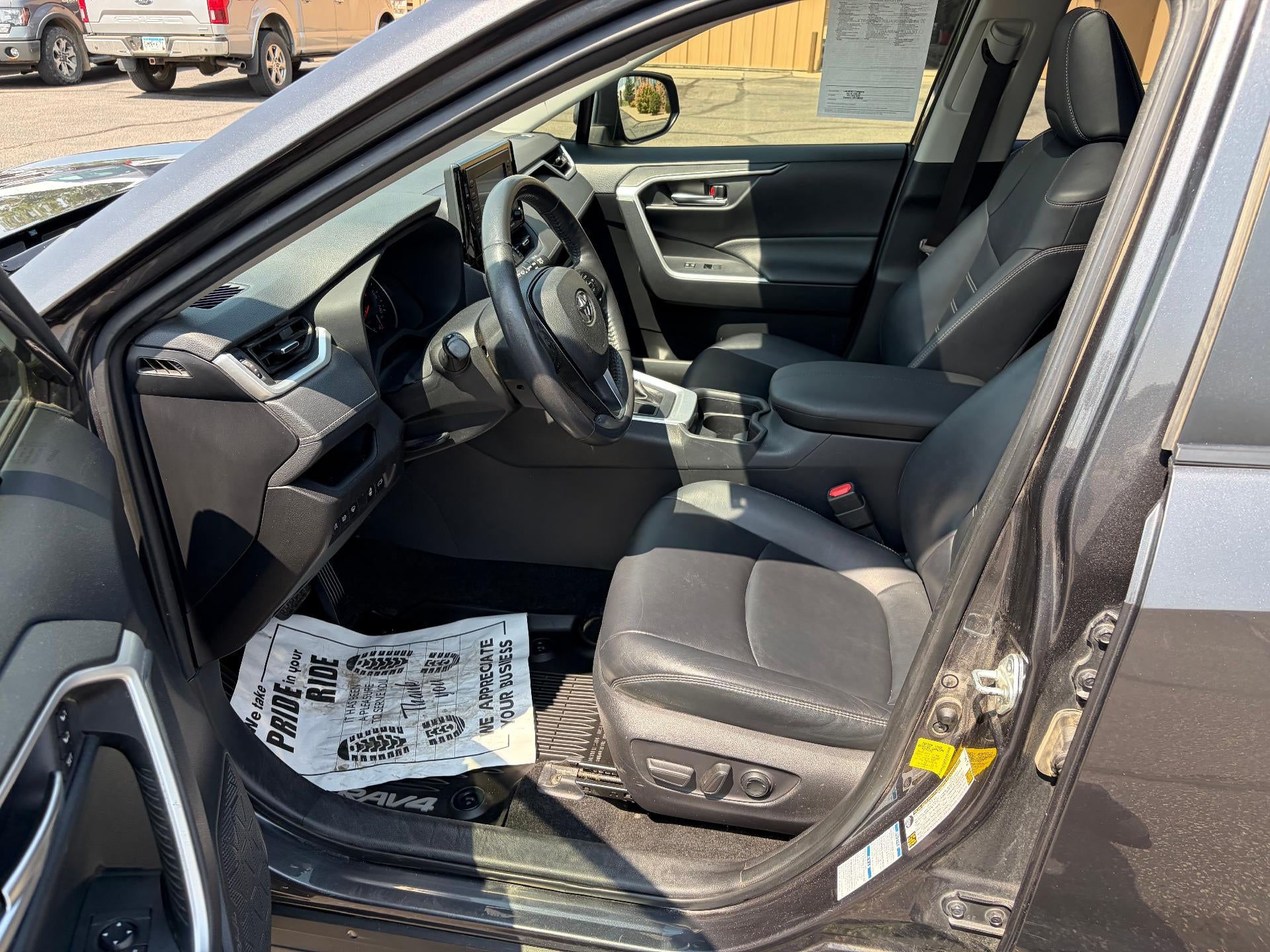 2020 Toyota RAV4 XLE Premium AWD (Natl)