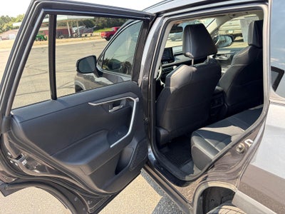 2020 Toyota RAV4 XLE Premium AWD (Natl)