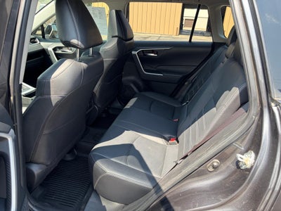 2020 Toyota RAV4 XLE Premium AWD (Natl)
