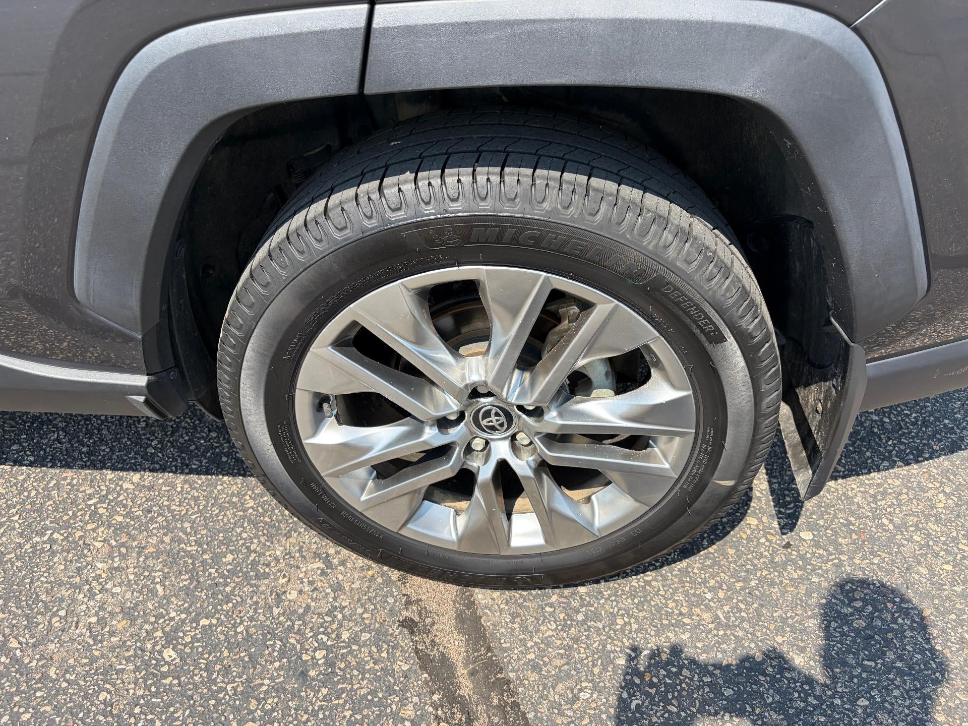 2020 Toyota RAV4 XLE Premium AWD (Natl)