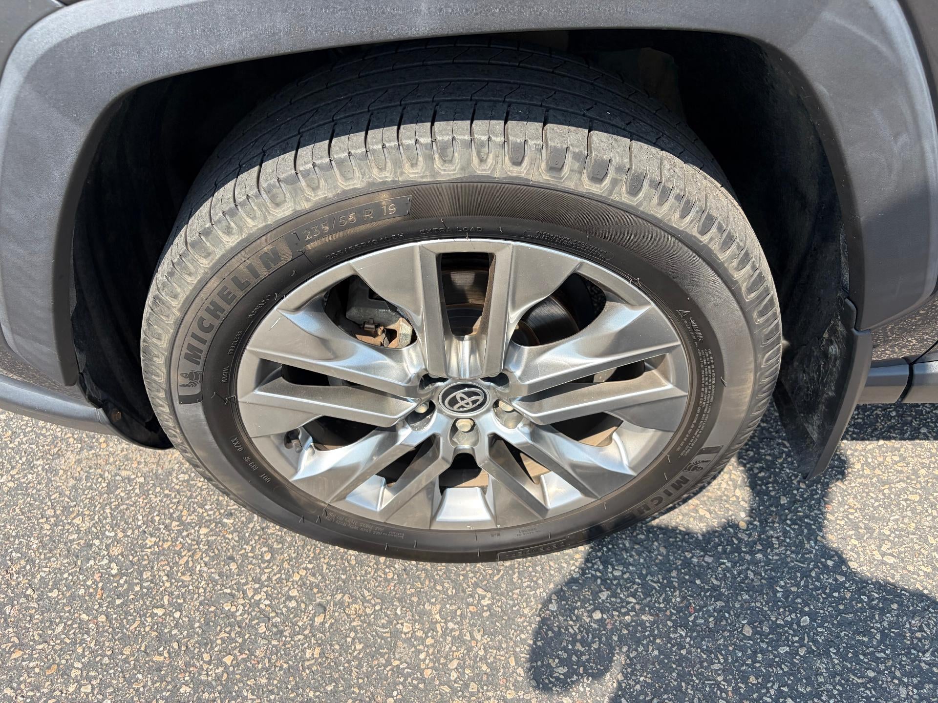 2020 Toyota RAV4 XLE Premium AWD (Natl)