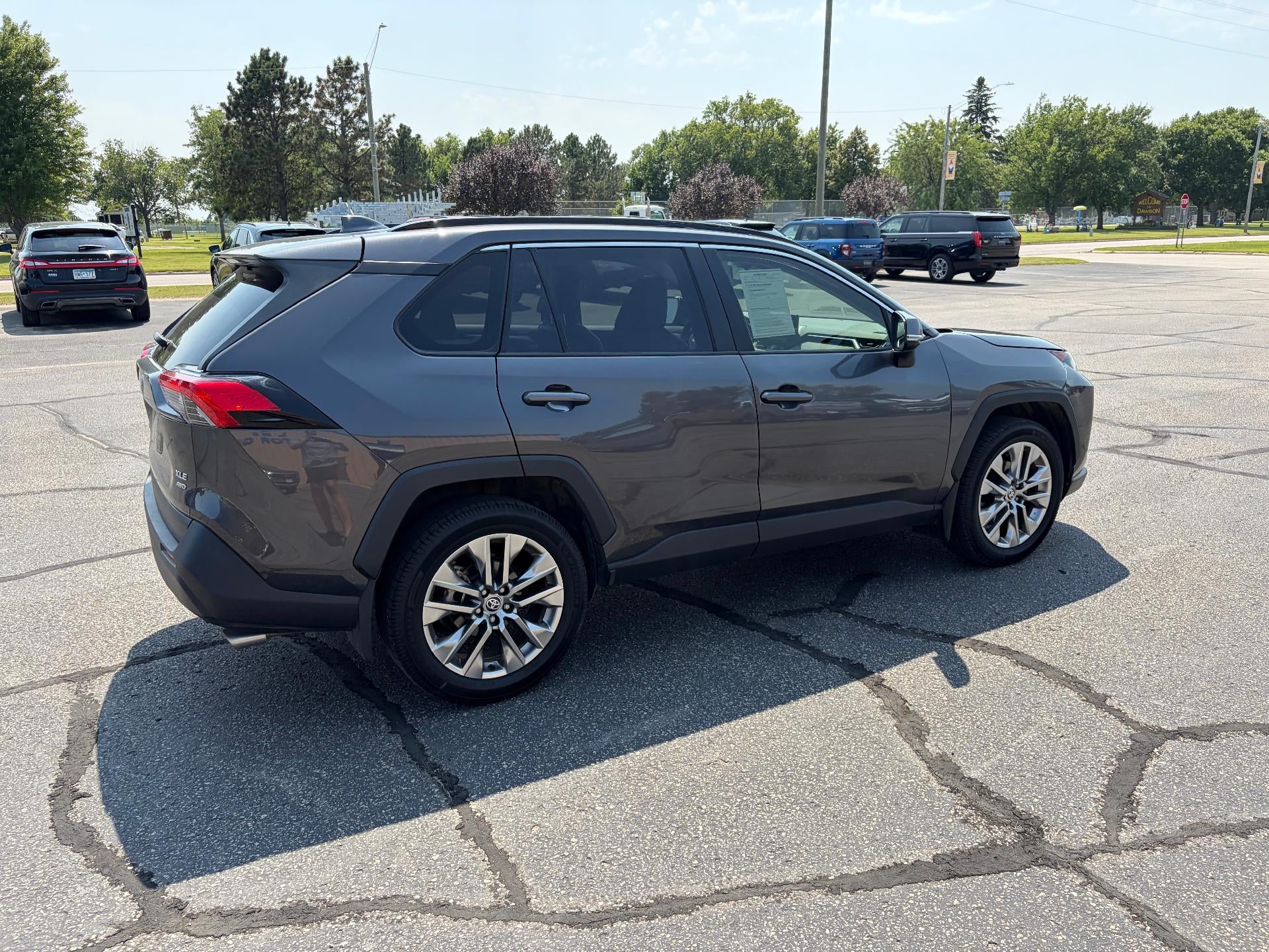 2020 Toyota RAV4 XLE Premium AWD (Natl)